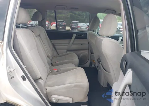 2011 Toyota Highlander Base V6 из США, поврежденный, VIN 5TDBK3EH5BS043073